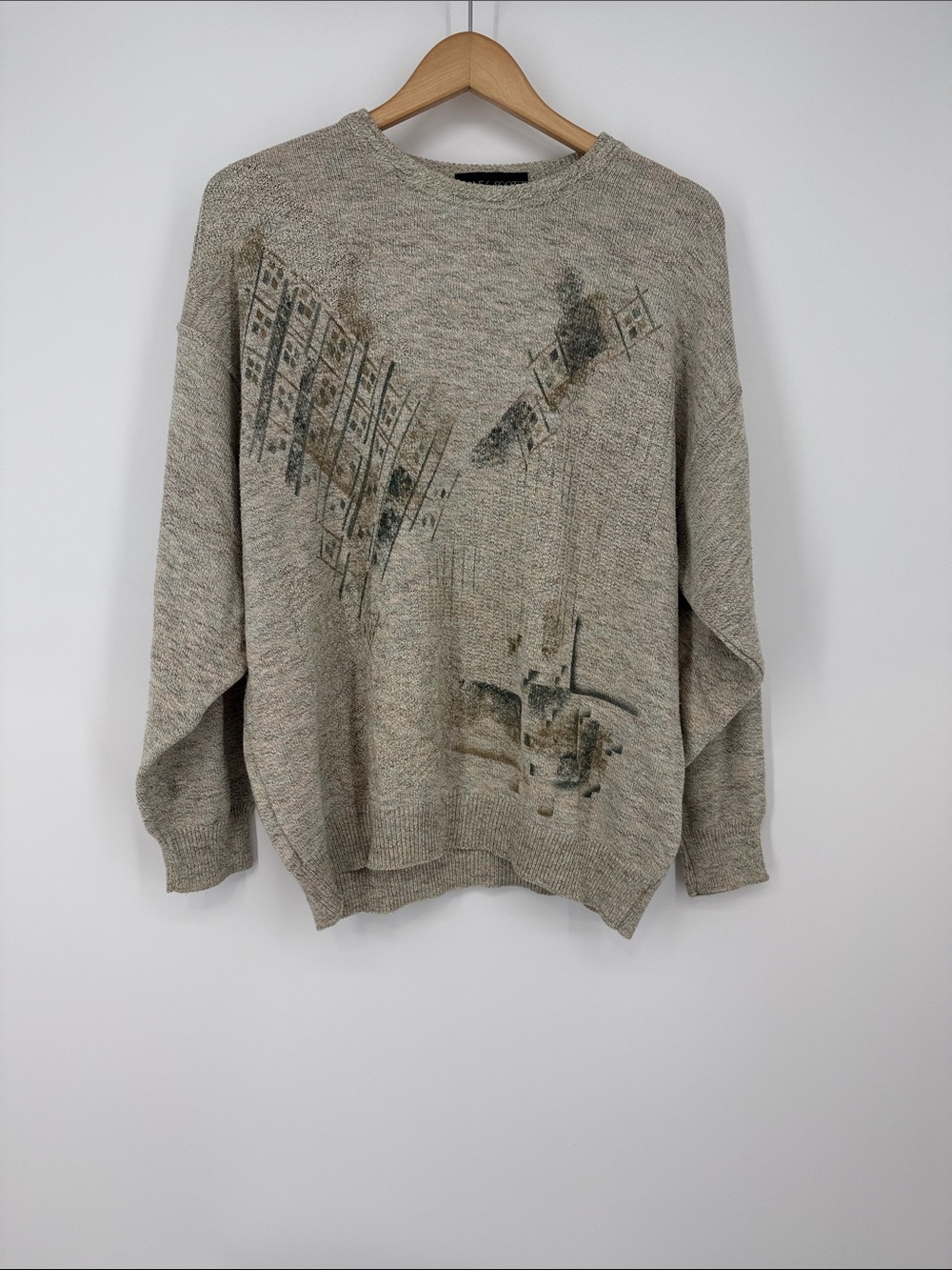 Lyle & Scott Men's Beige Graphic Vintage Crewneck Sweater